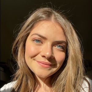 Meet your Posher, Claudia